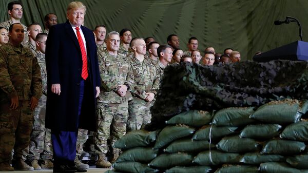 Президент США Дональд Трамп во время визита в Афганистан