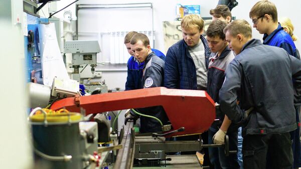 Студенты Института опережающих технологий Школа Икс ДГТУ подготавливают конструктив для создания машины Голдберга