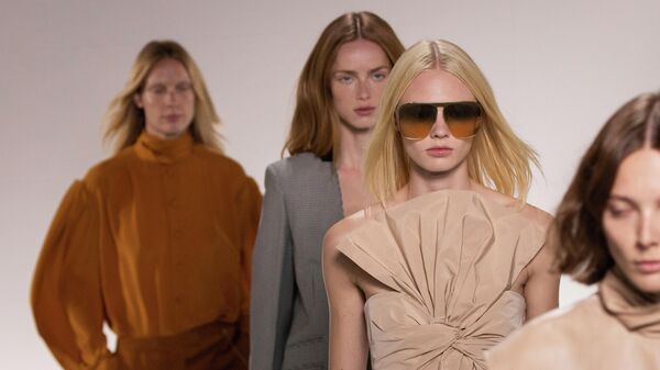 Показ коллекции Givenchy Ready To Wear весна-лето 2020 на неделе моды в Париже 