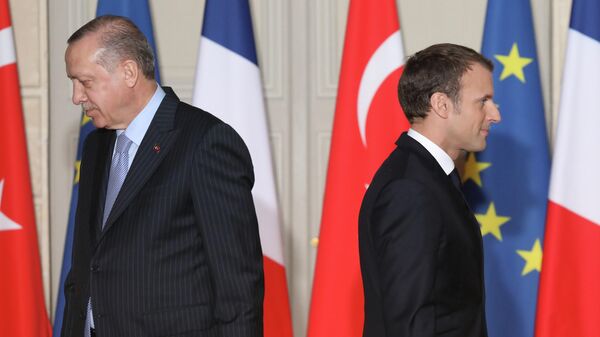 Президент Турции Реджеп Тайип Эрдоган и президент Франции Эммануэль Макрон