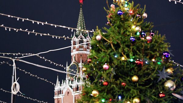 Новогодняя ель у ГУМ-Катка на Красной площади