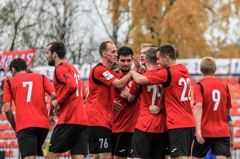 Игроки футбольного клуба Знамя труда из Орехова-Зуева