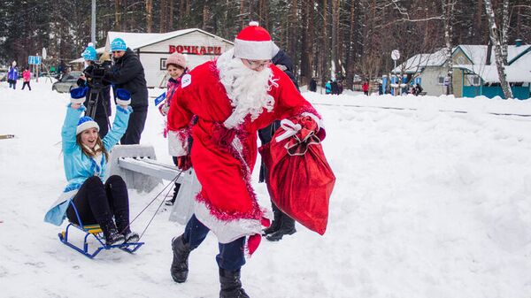 Участники праздника открытия зимнего туристического сезона Алтайская зимовка
