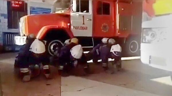 Чеченские пожарные запустили флэшмоб
