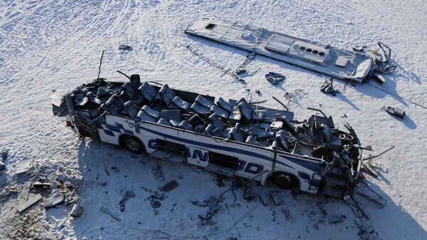 Пассажирский автобус, упавший с моста в Забайкальском крае