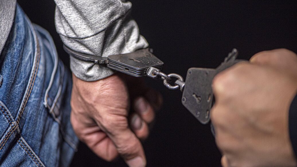 Осужденный за убийство следователя в Туве пожаловался на цены в колонии