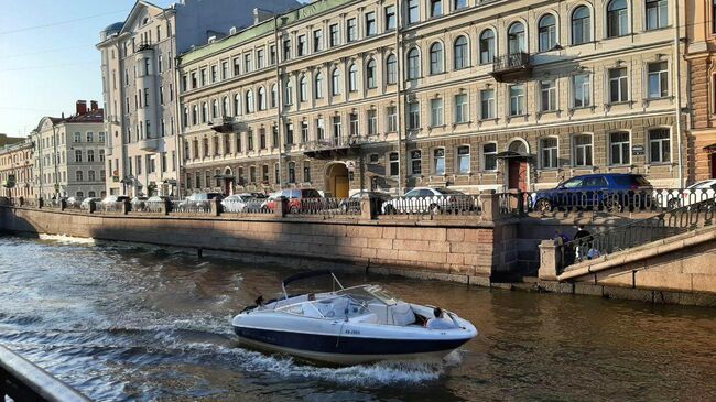 Набережная в Санкт-Петербурге