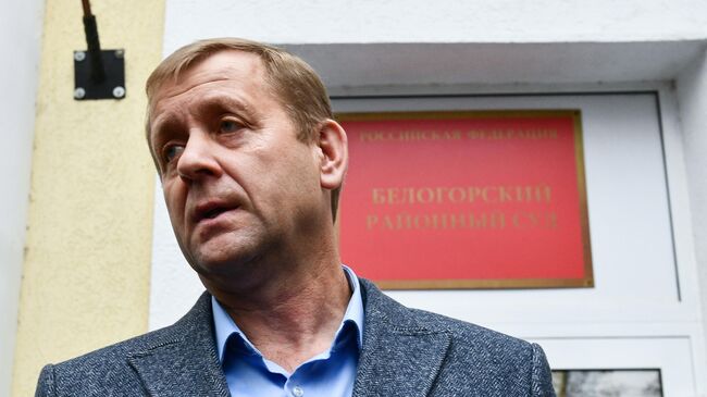 Владелец парка Тайган Олег Зубков после заседания возле Белогорского районного суда