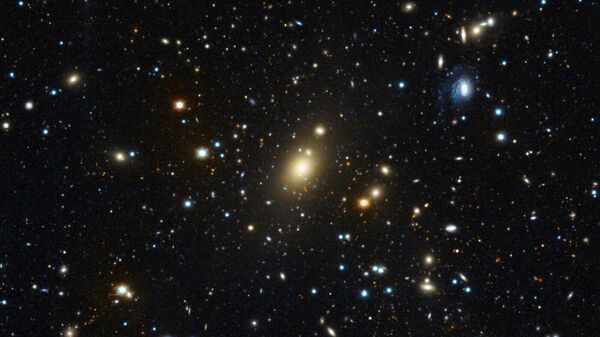 Изображение скопления галактик Abell 85, полученное в обсерватории Мюнхенского университета. В центре - яркая галактика Holm15A