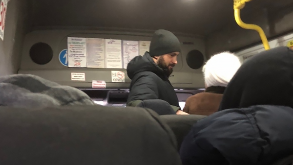 Мужчина заплатил за проезд всех пассажиров маршрутки в Новосибирске