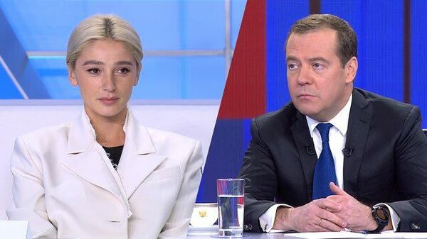 Медведев ответил Анастасии Ивлеевой на вопрос про закрытие YouTube