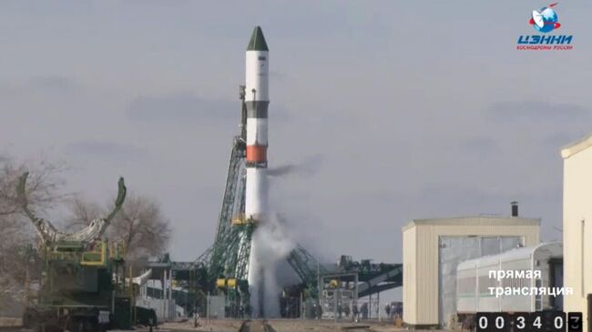 Ракета-носитель Союз-2.1а с грузовым кораблем Прогресс МС-13 перед стартом. Стоп-кадр прямой трансляции