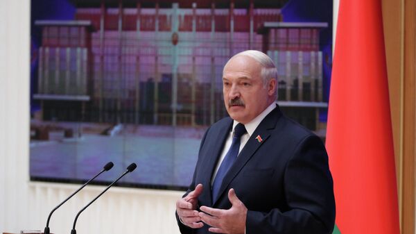 Александр Лукашенко во время выступления в парламенте Белоруссии