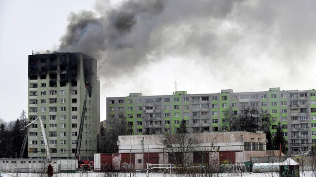 Пожар в результате взрыв газа в жилом доме в городе Прешов в Словакии