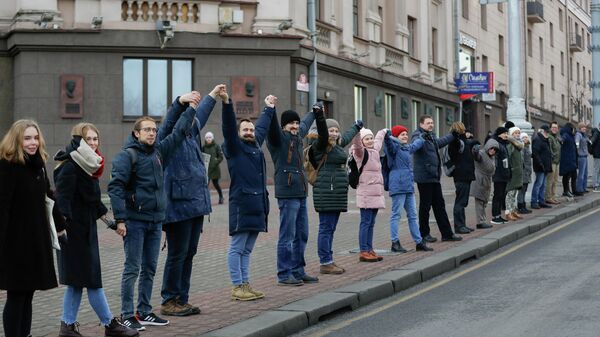 Протестующие   во время митинга в центре Минска, Беларусь. 7 декабря 2019