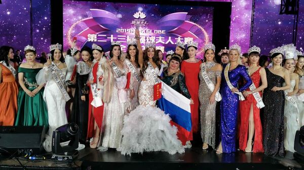 37-летняя россиянка Ксения Кривко стала победительницей конкурса красоты Миссис Земной шар – 2020
