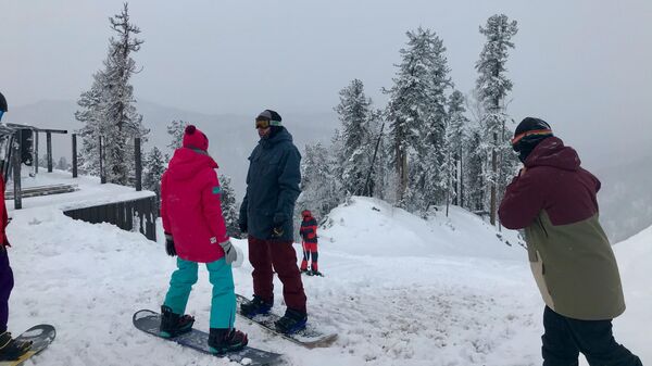 Сноубордисты на горе Кокуя