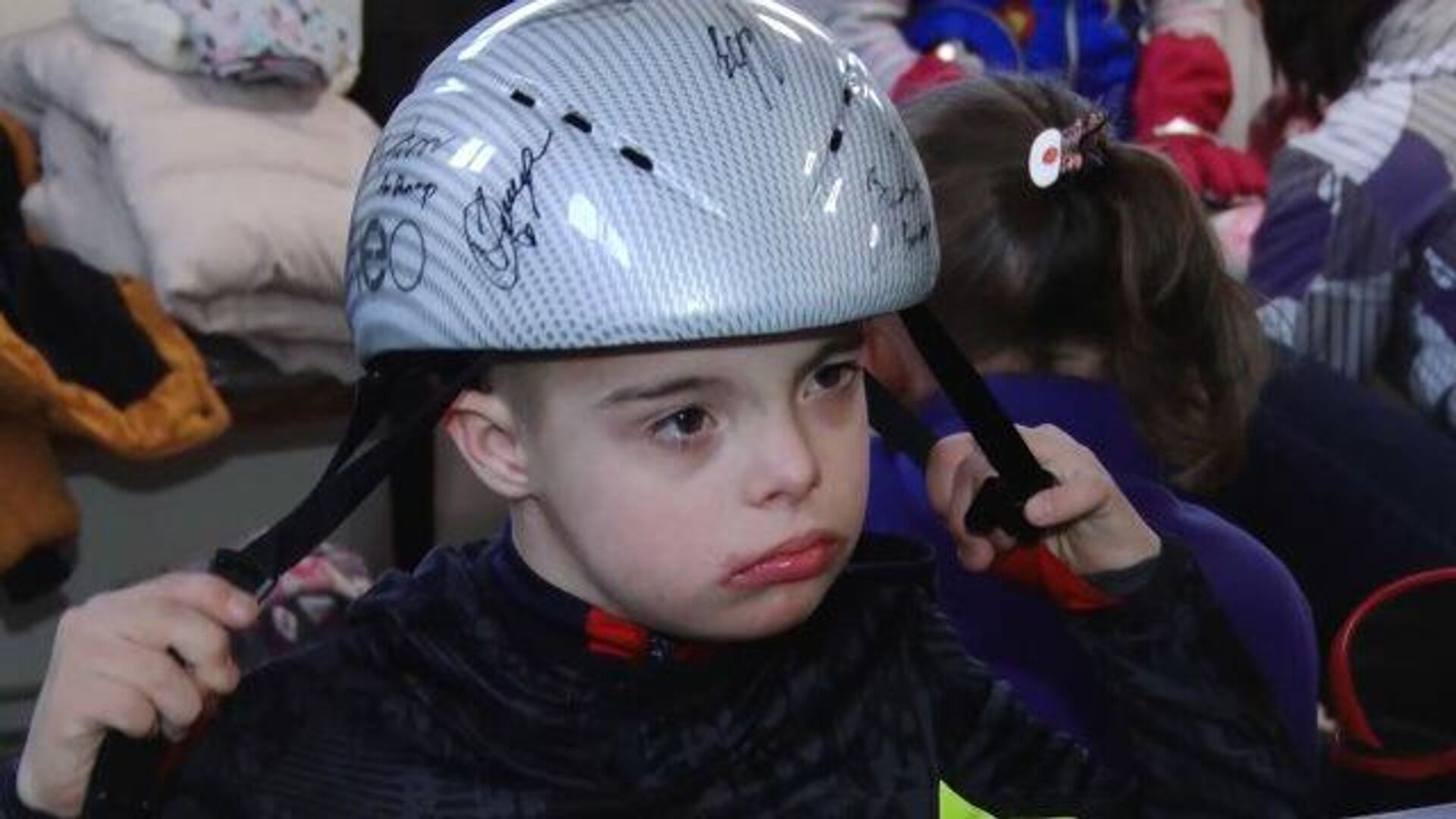 Всему вопреки: 10-летний мальчик с синдромом Дауна освоил шорт-трек - РИА Новости, 1920, 09.12.2019