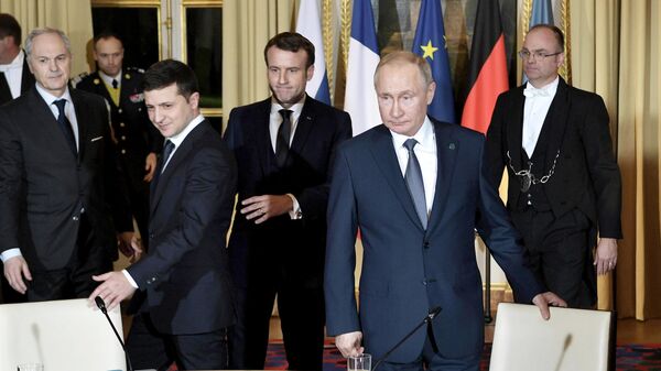 Президент РФ Владимир Путин, президент Франции Эммануэль Макрон и президент Украины Владимир Зеленский