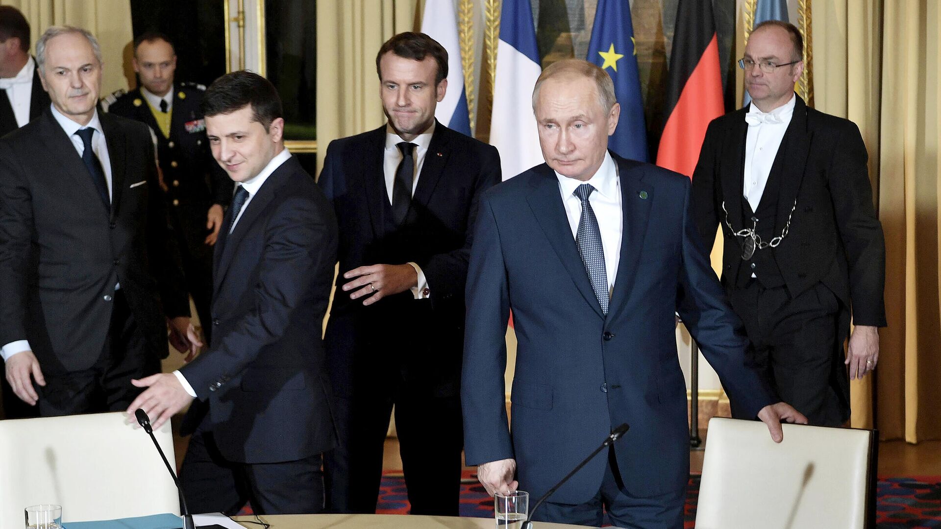 Лидеры "нормандской четверки" обсуждают возможность саммита, заявил Путин