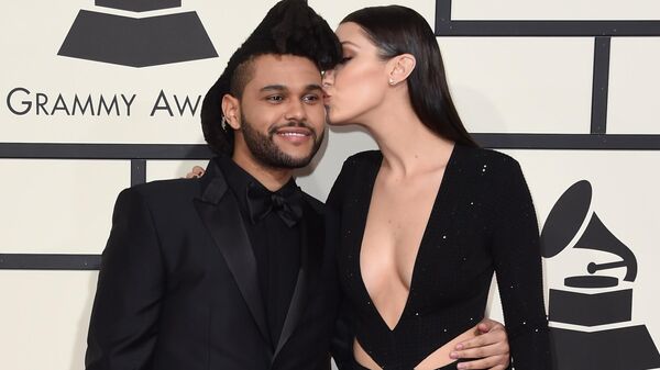 The Weeknd и Белла Хадид на ежегодной премии Grammy music Awards в Лос-Анджелесе