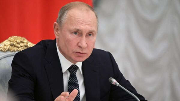Президент России Владимир Путин проводит в Кремле 41-е заседание российского организационного комитета Победа