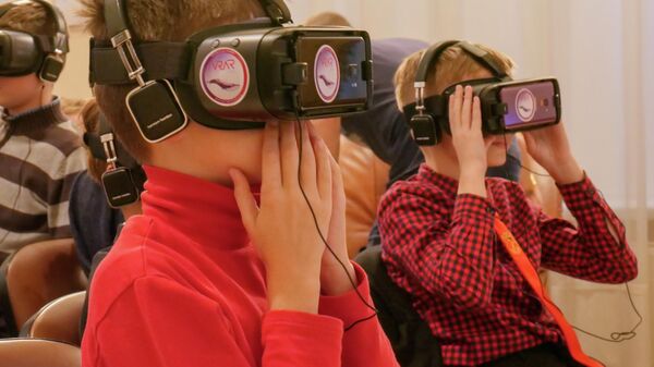Белорусские школьники в VR-очках