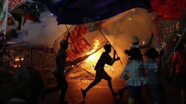 Протестующие во время митинга