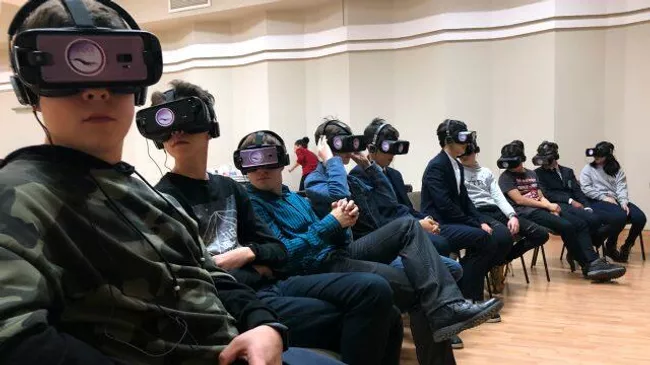 VR