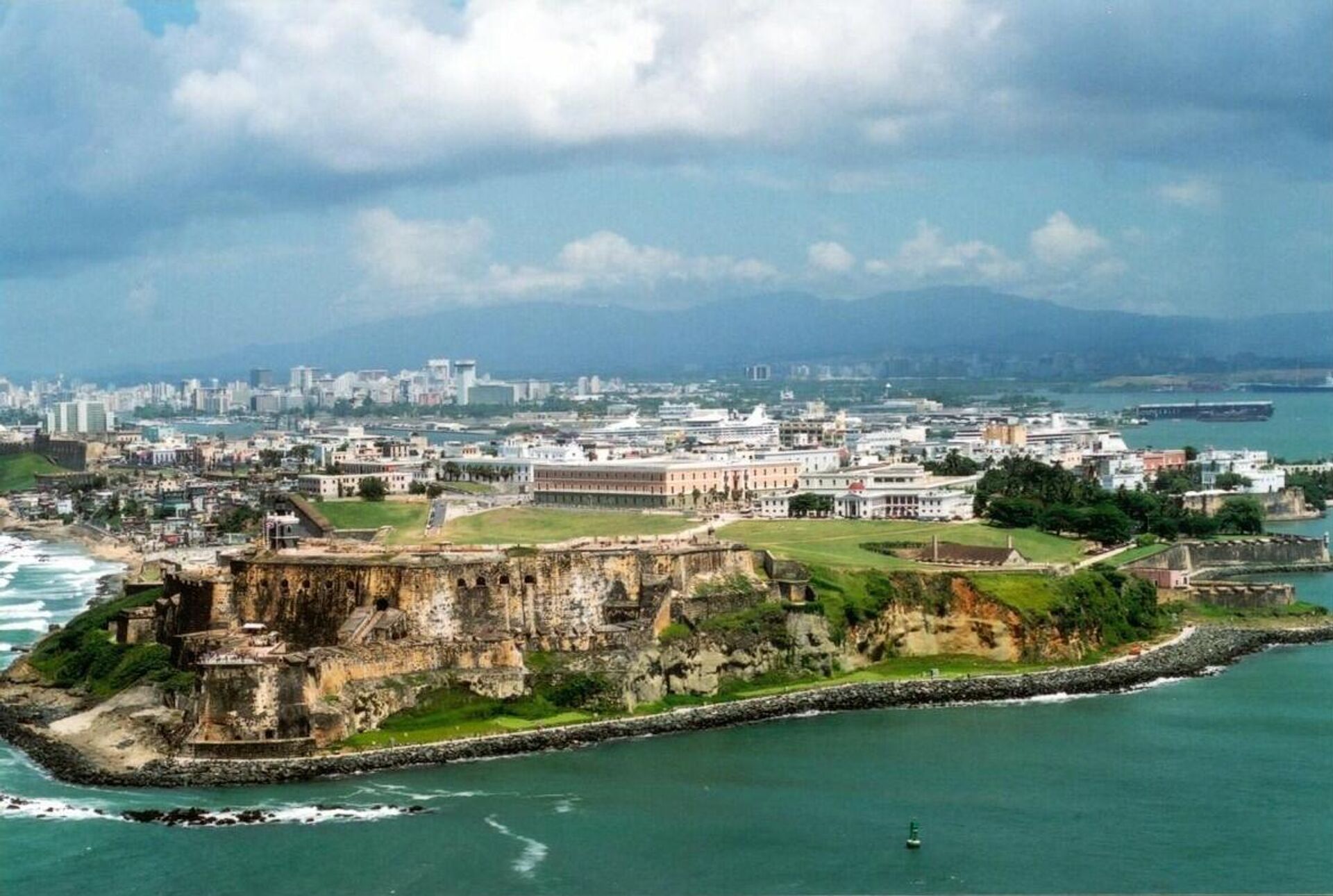 Вид на город Сан-Хуан с воздуха, Пуэрто-Рико - РИА Новости, 1920, 12.02.2021