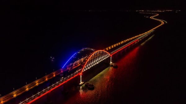 Ночная подсветка Крымского Моста