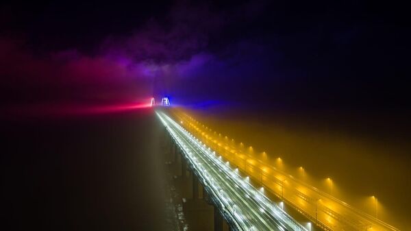 Ночная подсветка Крымского Моста