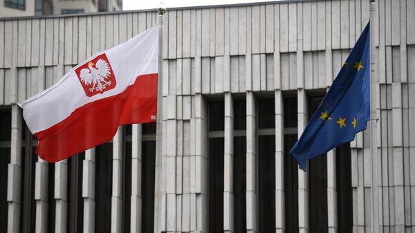 Польша просит ЕС перестать штрафовать ее за проблемы с верховенством права