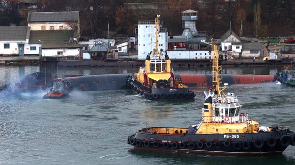 Списанная и выведенная из состава флота подводная лодка Б-380 в Южной бухте Севастополя