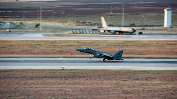Истребитель ВВС США F-15E Strike Eagle на авиабазе Инджирлик, Турция
