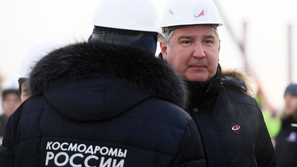 Генеральный директор госкорпорации Роскосмос Дмитрий Рогозин на строительной площадке стартового стола КРК Ангара