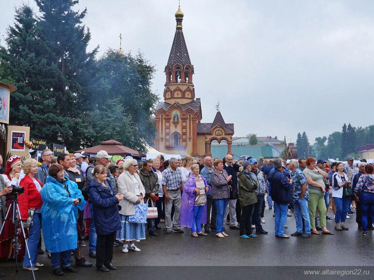 Фестиваль Шукшинские дни на Алтае в селе Сростки