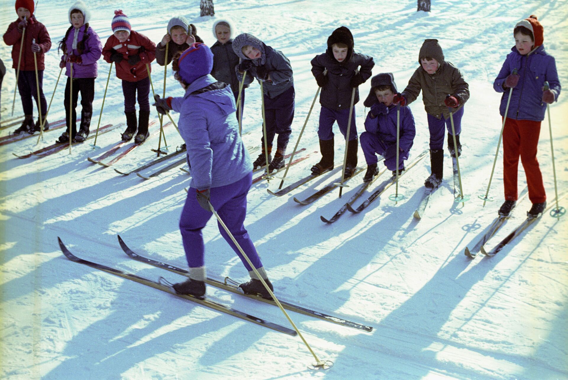 Московская школа № 875. На уроке физкультуры Московская школа № 875. На уроке физкультуры - РИА Новости, 1920, 13.11.2025