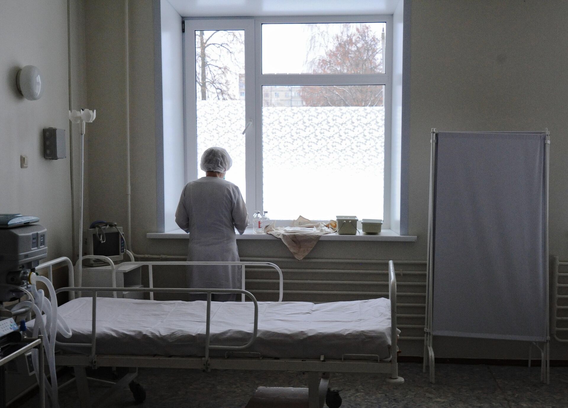 Медицинская сестра в больничной палате - РИА Новости, 1920, 03.08.2023