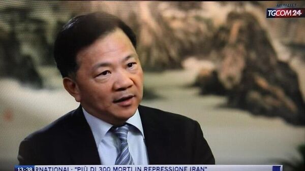 Генеральный директор Медиакорпорации Китая Шэнь Хайсюн во время интервью телеканалу TGCOM 24