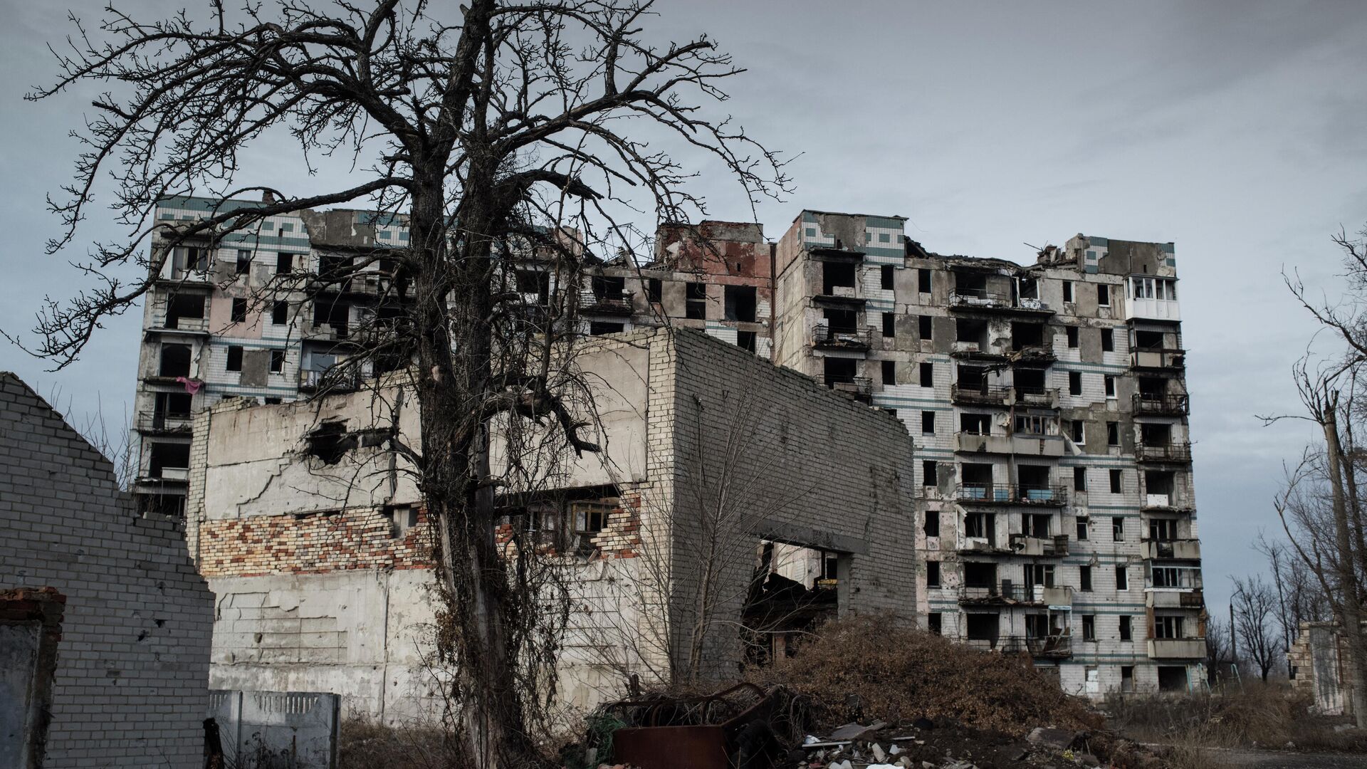 Разрушенный дом в Донецке - РИА Новости, 1920, 11.03.2021