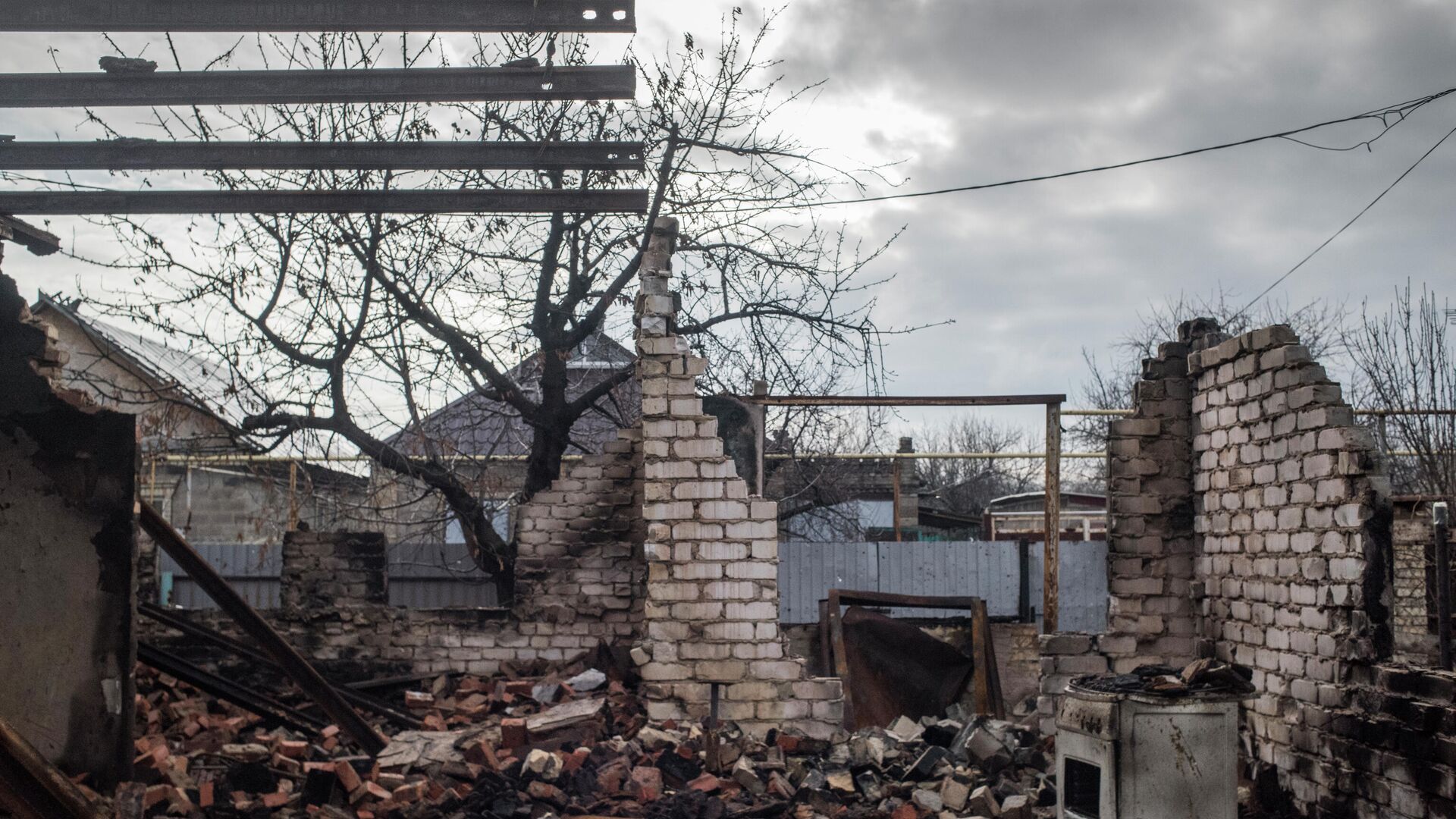 Разрушенный дом в Донецке - РИА Новости, 1920, 22.01.2021