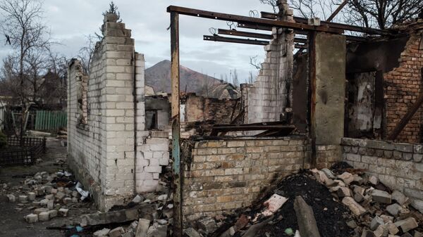 Разрушенный дом в Донецке
