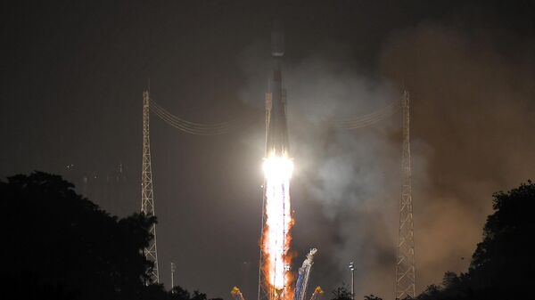 Запуск ракеты-носителя Союз-СТ с космодрома Куру во Французской Гвиане