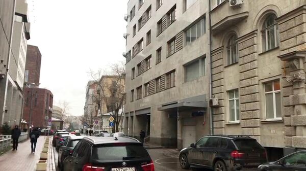 Рядом с домом в центре Москвы, где находится квартира Михаила Гуцериева