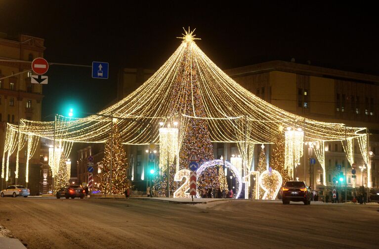 Новогоднее украшение Москвы