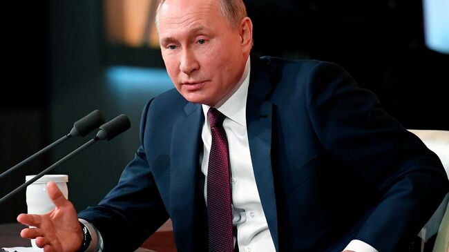 Президент РФ Владимир Путин на ежегодной большой пресс-конференции