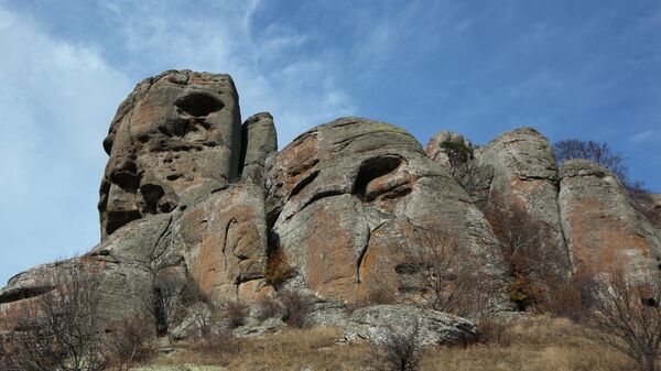 Скала Голова Екатерины над южным склоном горы Демерджи в Крыму.