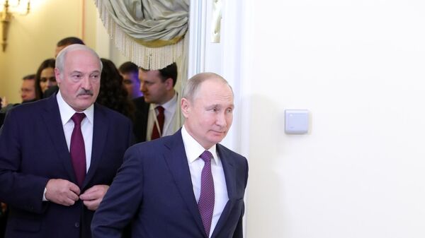 Президент РФ Владимир Путин и президент Белоруссии Александр Лукашенко в Президентской библиотеке имени Б. Н. Ельцина  в Санкт-Петербурге