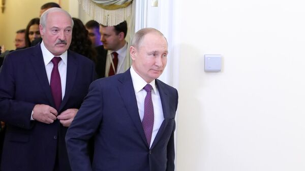 Президент РФ Владимир Путин и президент Белоруссии Александр Лукашенко в Президентской библиотеке имени Б. Н. Ельцина  в Санкт-Петербурге